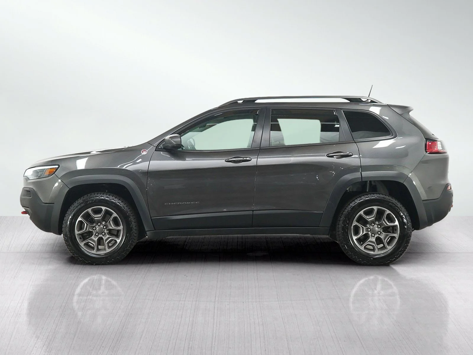 Used 2020 Jeep Cherokee Trailhawk with VIN 1C4PJMBX7LD570443 for sale in Minneapolis, Minnesota
