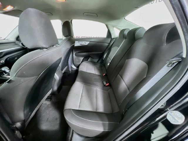 2023 Kia Forte LXS - Photo 21