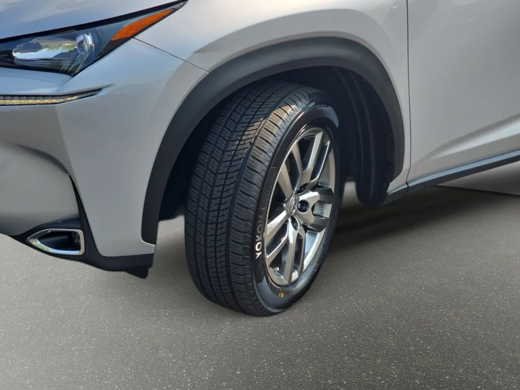 Used 2015 Silver Lexus 200t image 36