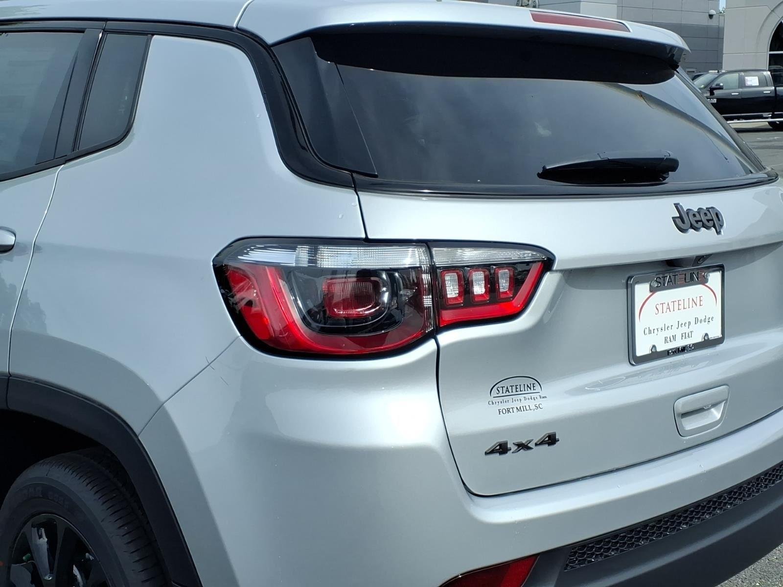 New 2026 Silver Zynith Metallic Clearcoat Jeep Latitude Altitude image 15