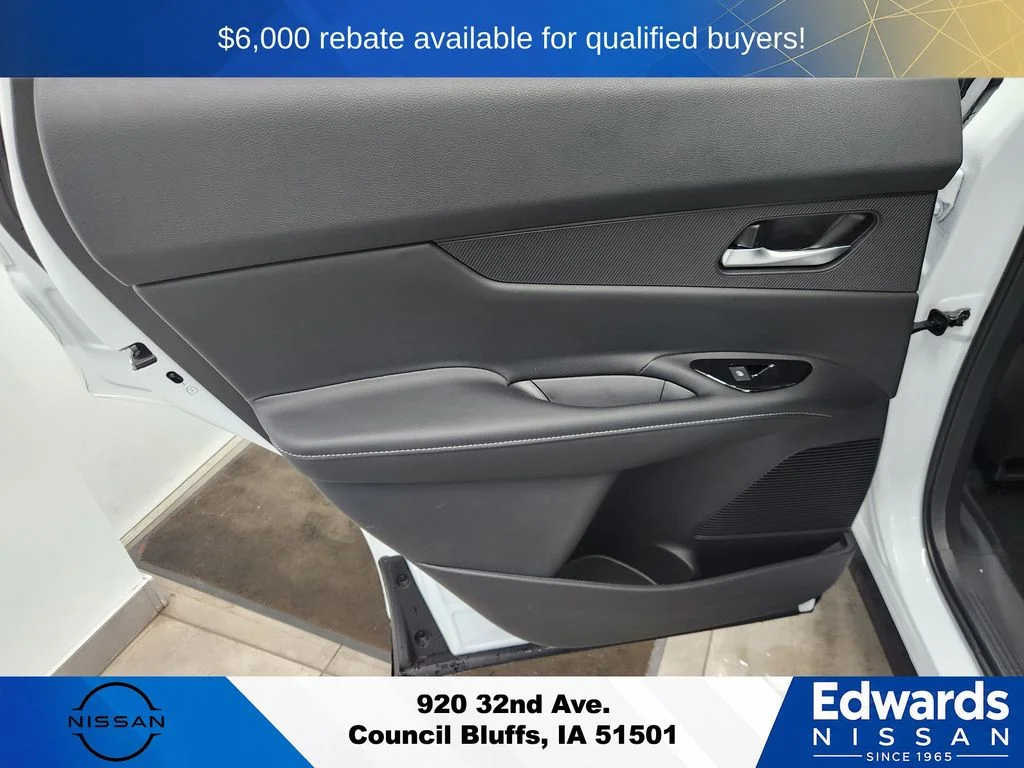 New 2026 Everest White Pearl TriCoat Nissan SL image 17