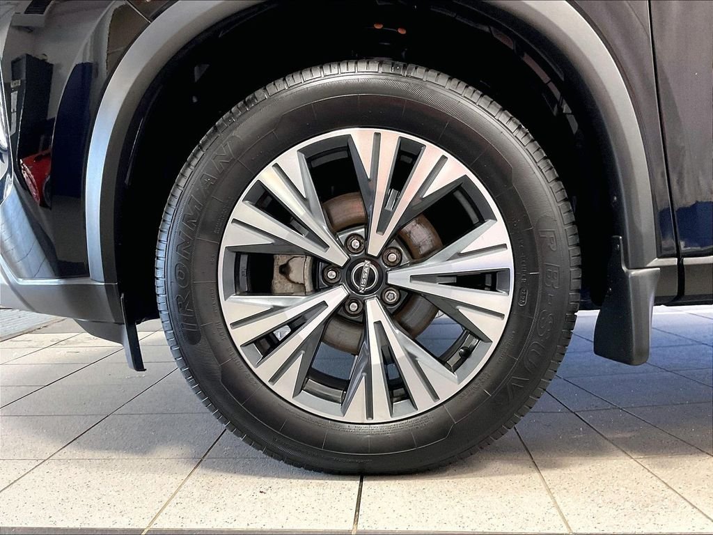 Used 2023 Black Nissan SV image 7