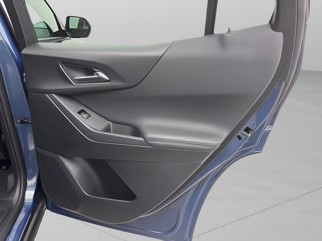 Used 2025 Lakeshore Blue Chevrolet LT image 39