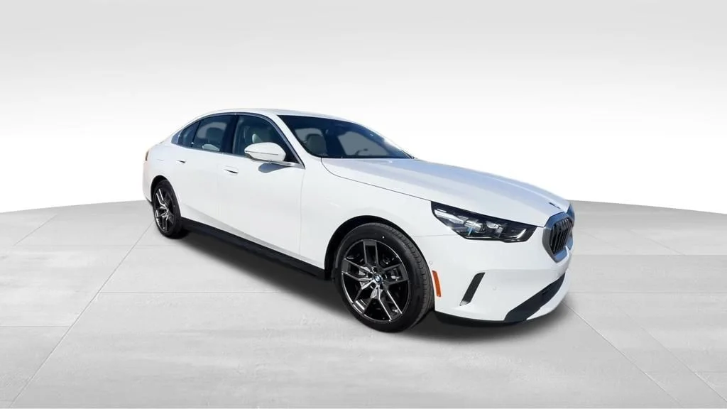 Certified Used 2026 White BMW 530i xDrive image 15