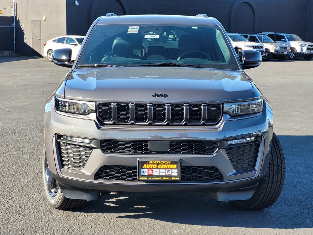 New 2026 Baltic Gray Metallic Clear-Coat Exterior Paint Jeep Limited image 2