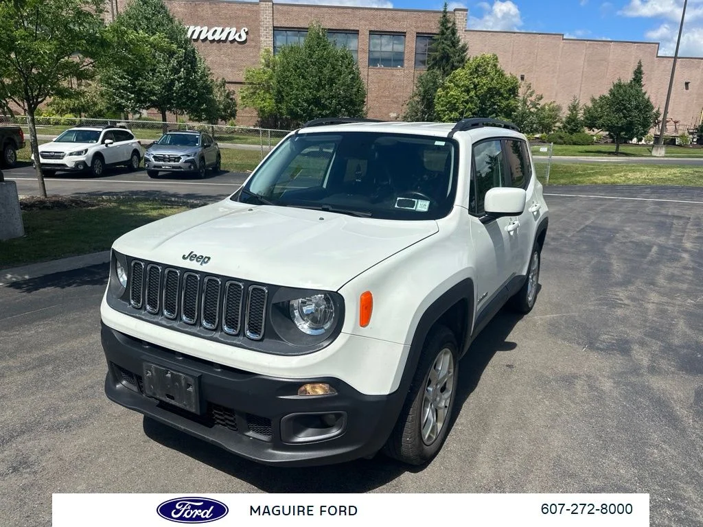 Used 2017 White Jeep Latitude image 10