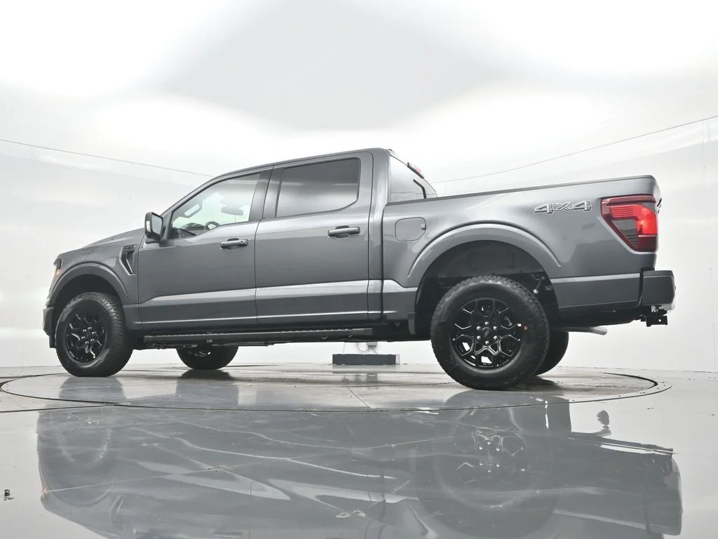 New 2026 Carbonized Gray Metallic Ford XLT image 42