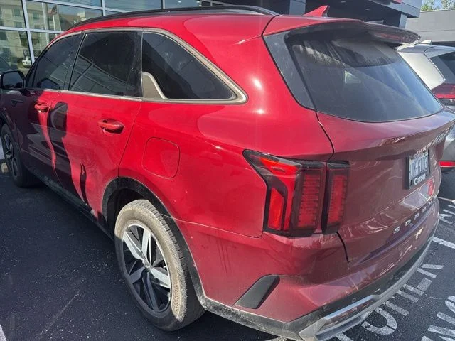 Used 2022 Red Kia S image 5