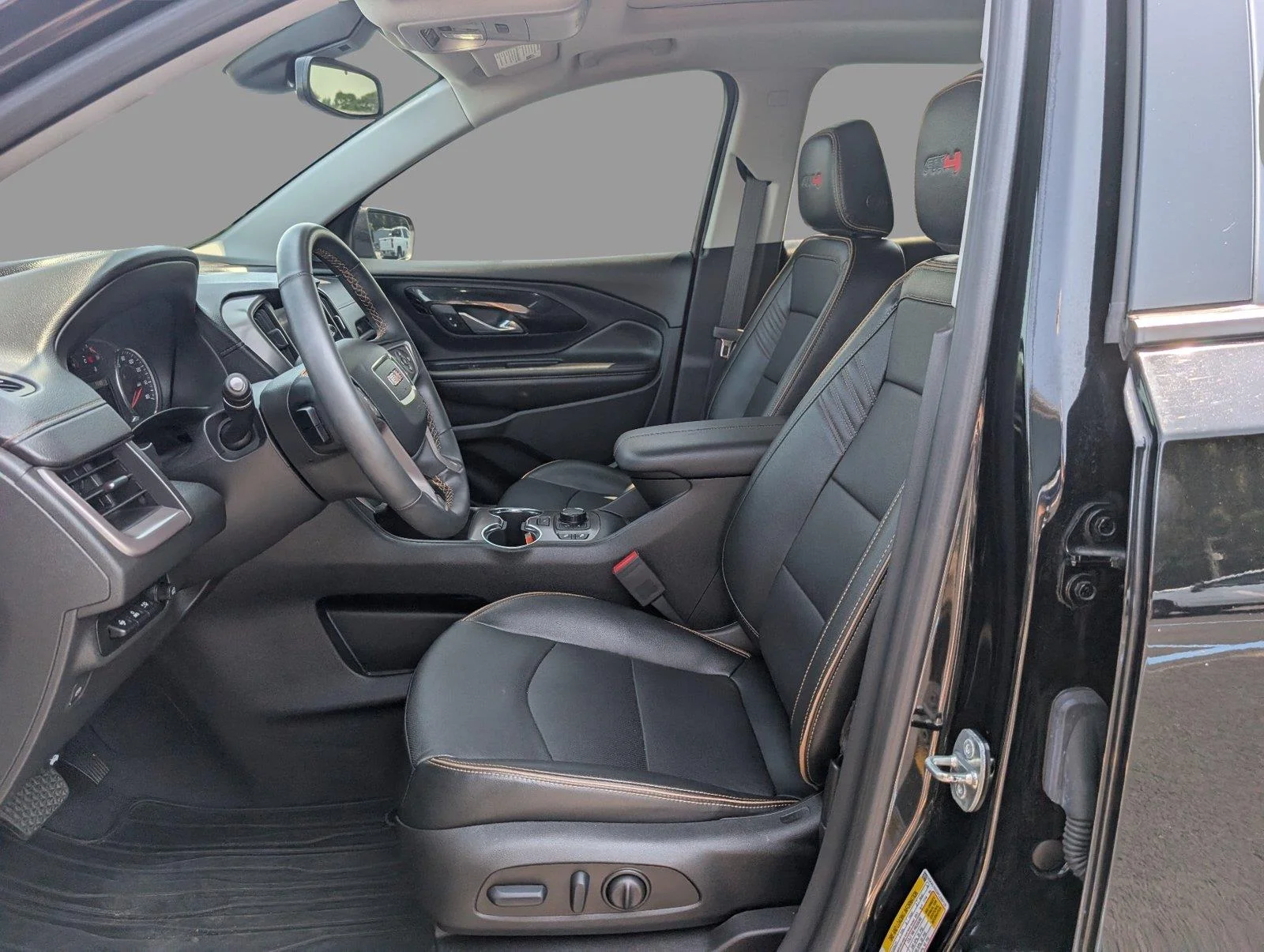 Used 2023 EBONY TWILIGHT METALLIC GMC AT4 image 14