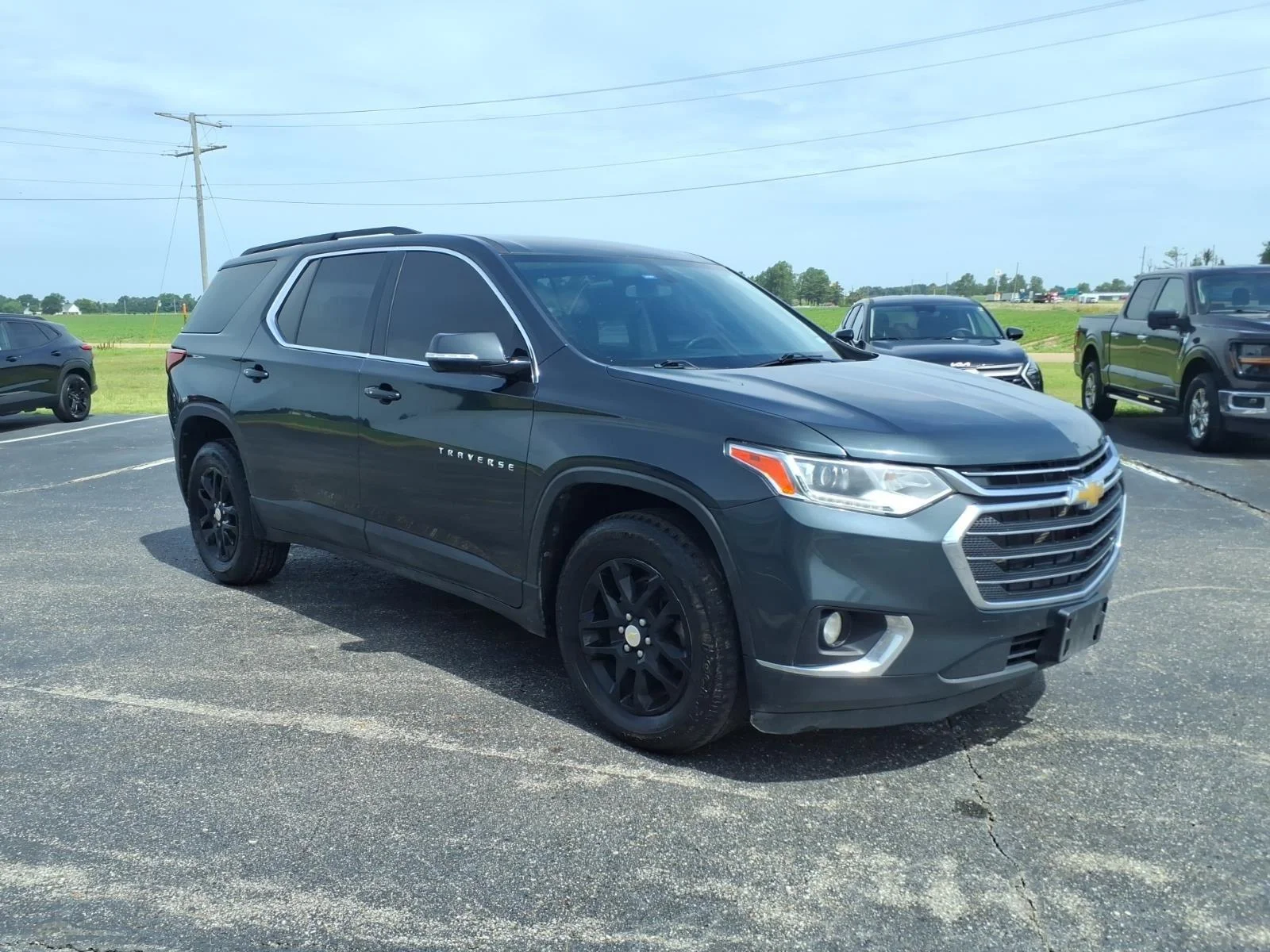 Used 2020 GRAPHITE METALLIC Chevrolet LT Cloth image 7