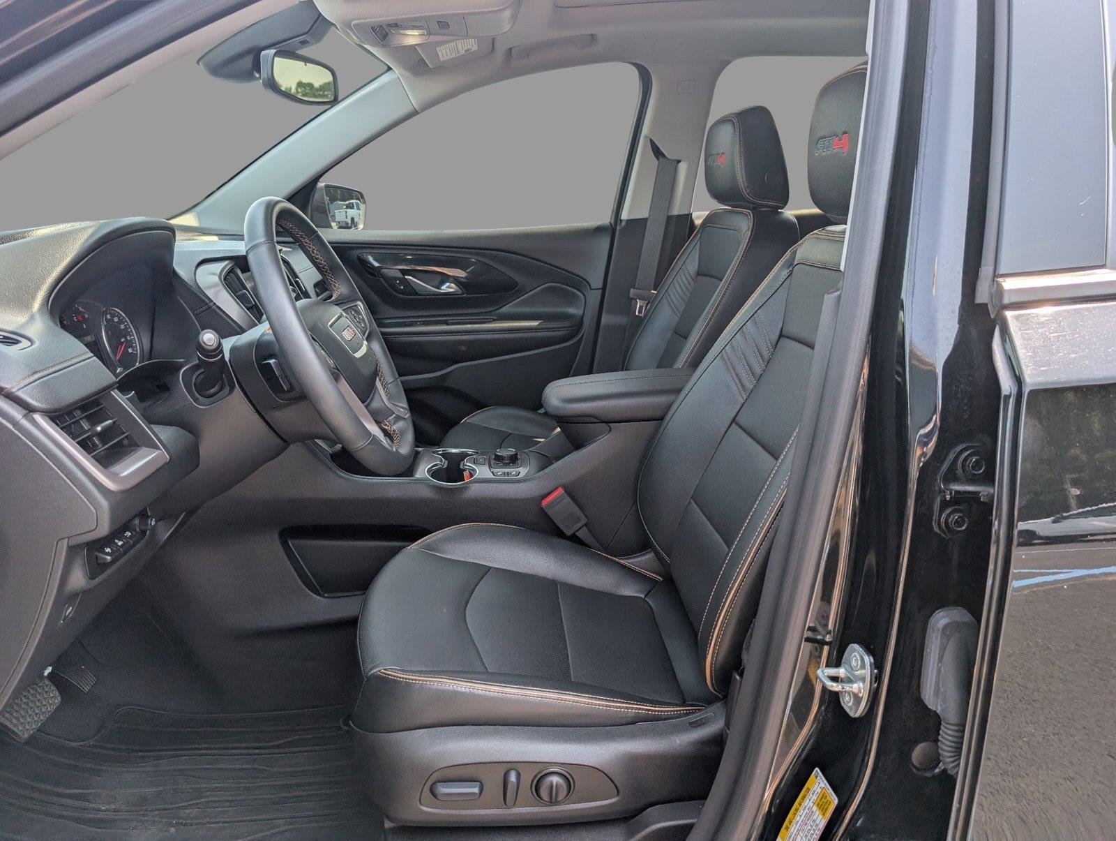 Used 2023 EBONY TWILIGHT METALLIC GMC AT4 image 14