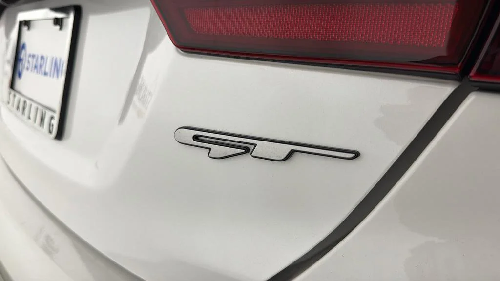 Used 2023 White Kia GT Manual image 40