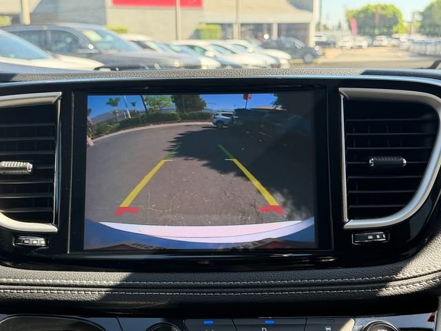 Used 2024 White Chrysler Select image 23