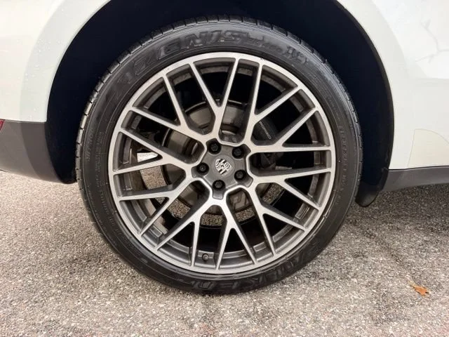 Used 2020 White Porsche Base image 20