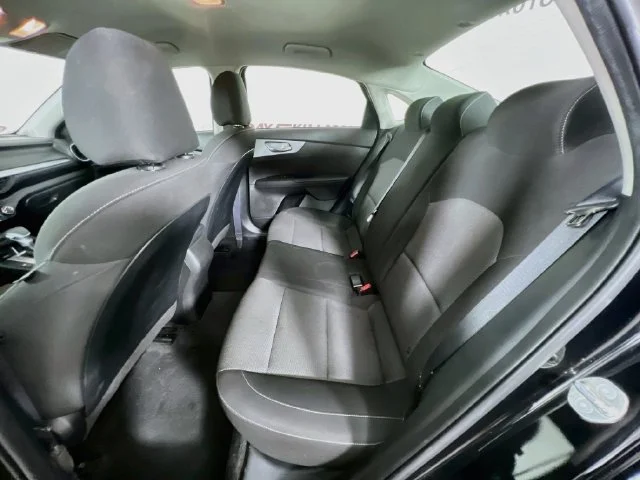 Used 2023 Black Kia LXS image 21