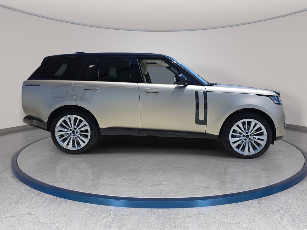 New 2026 Sunset Gold Satin Land Rover SE image 4