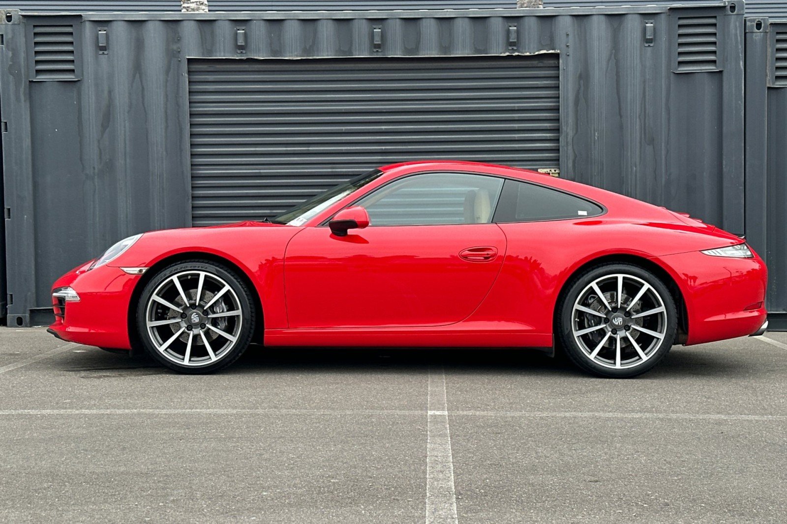 Used 2014 Guards Red Porsche Carrera image 2