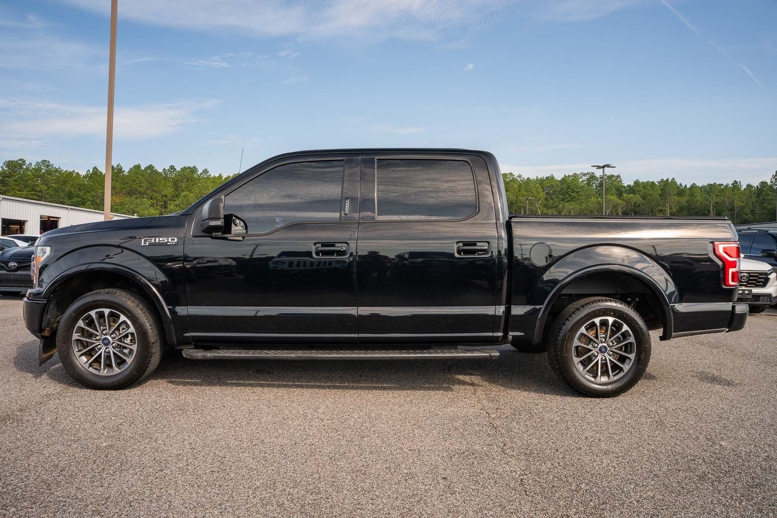 Used 2018 Black Ford XLT image 3