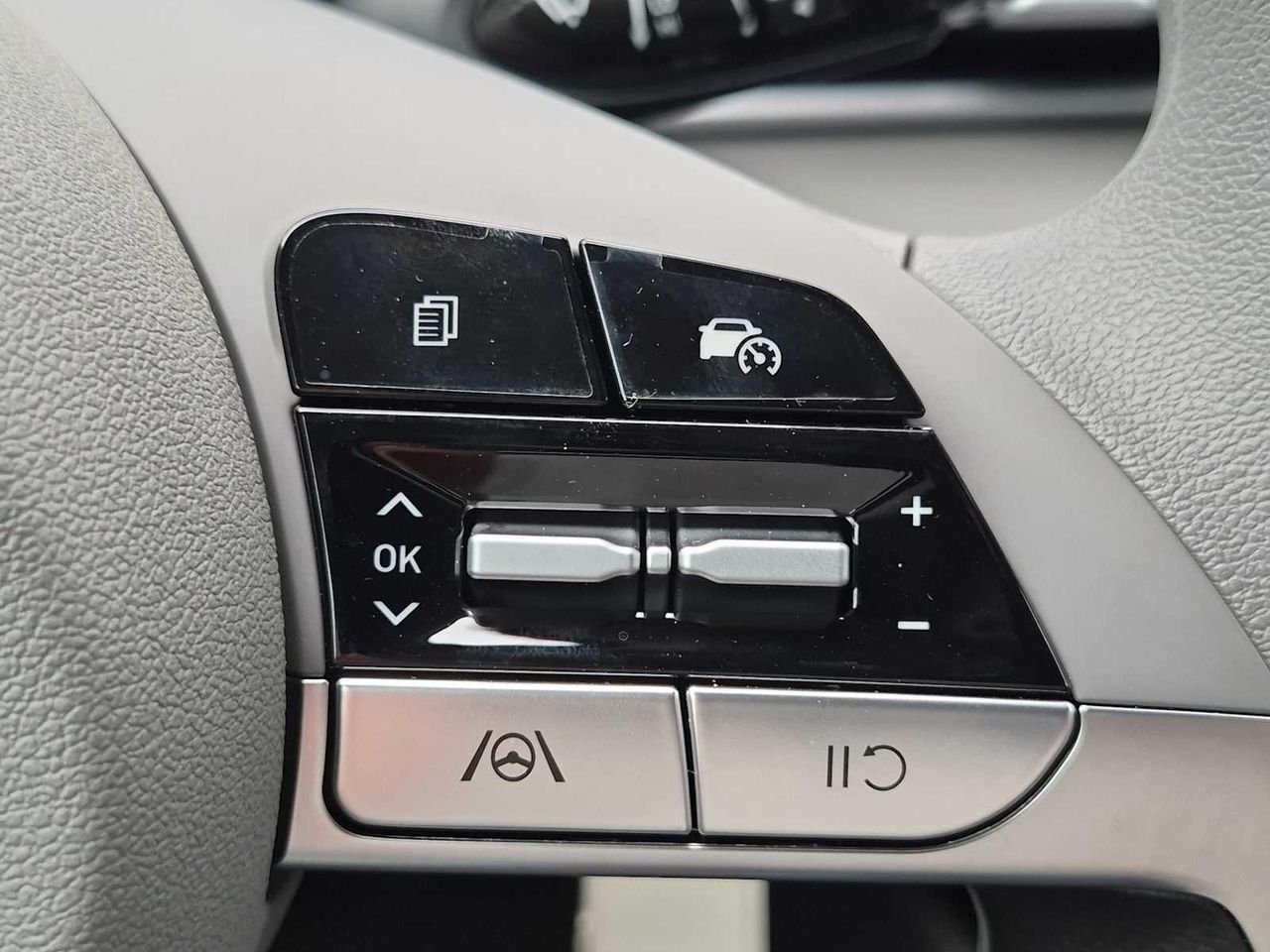 New 2026 Serenity White Hyundai SE image 23