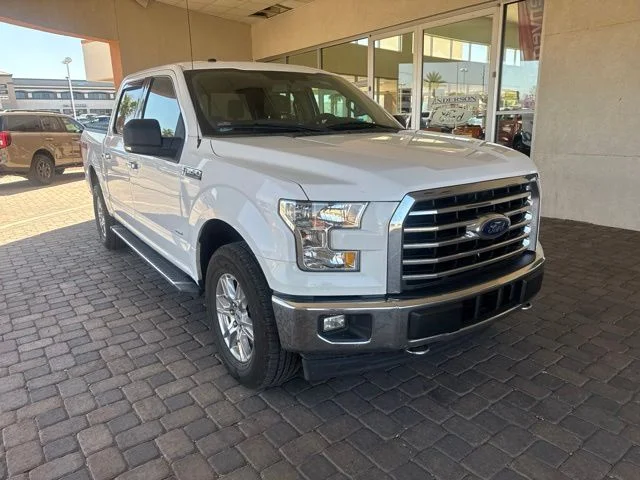 Used 2017 Oxford White Ford XLT image 2