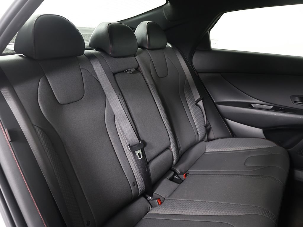 2025 Hyundai Elantra N Line - Photo 33