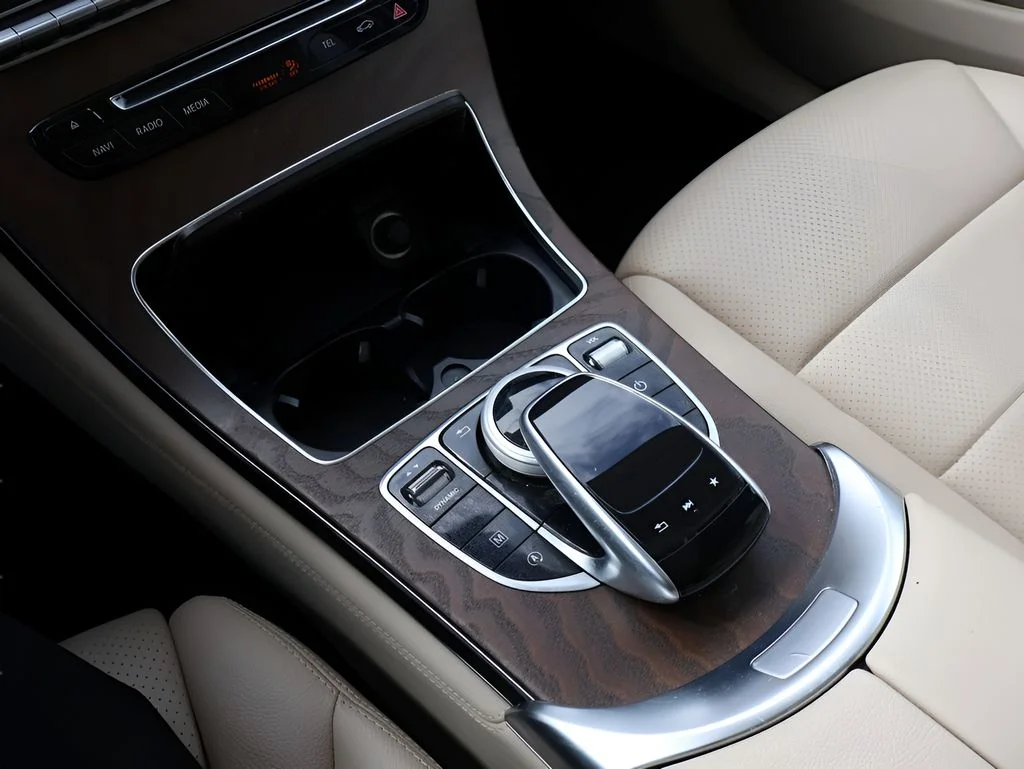 Used 2018 Diamond Silver Metallic Mercedes-Benz GLC 300 image 26