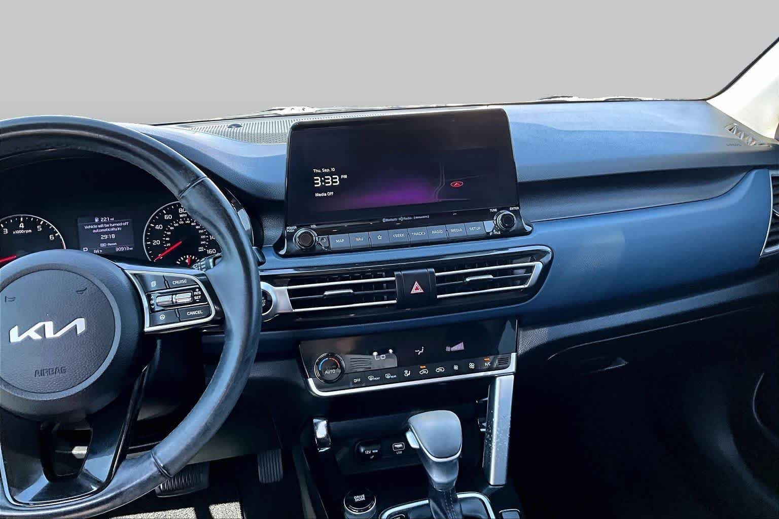 Used 2023 Snow White Pearl Kia S image 7