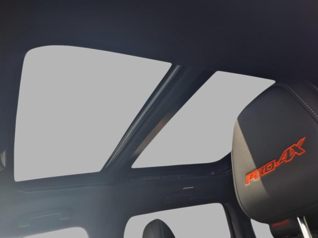 2025 Nissan Armada PRO-4X - Photo 22