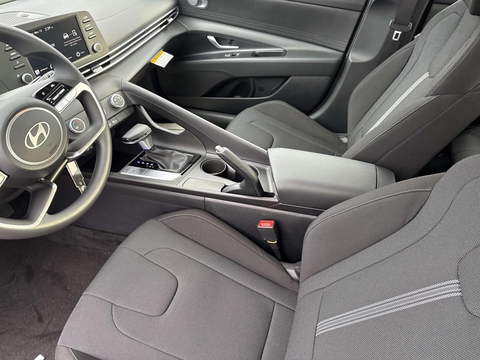 Used 2026 Fluid Metal Hyundai SE image 25