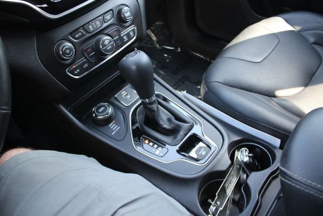 Used 2019 Green Jeep Limited image 10