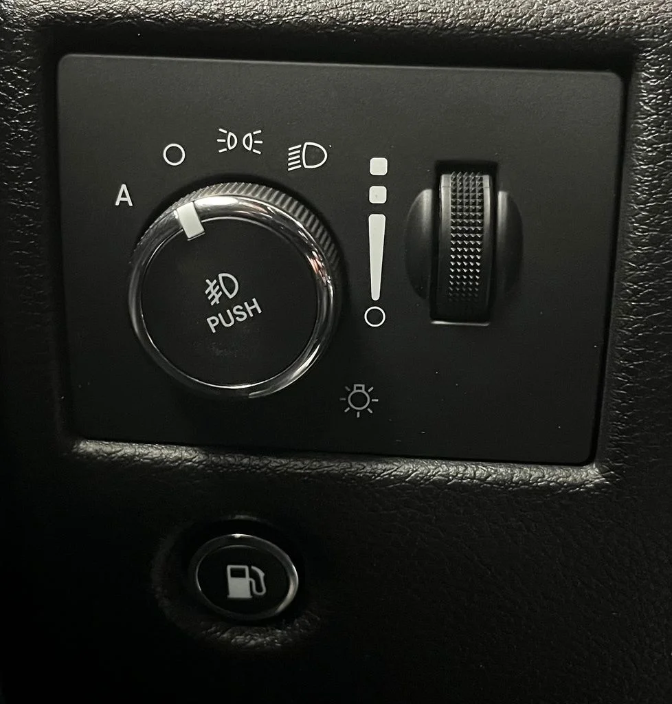 Used 2020 White Jeep Laredo E image 32