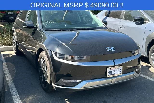 Used 2024 Black Hyundai SEL image 2