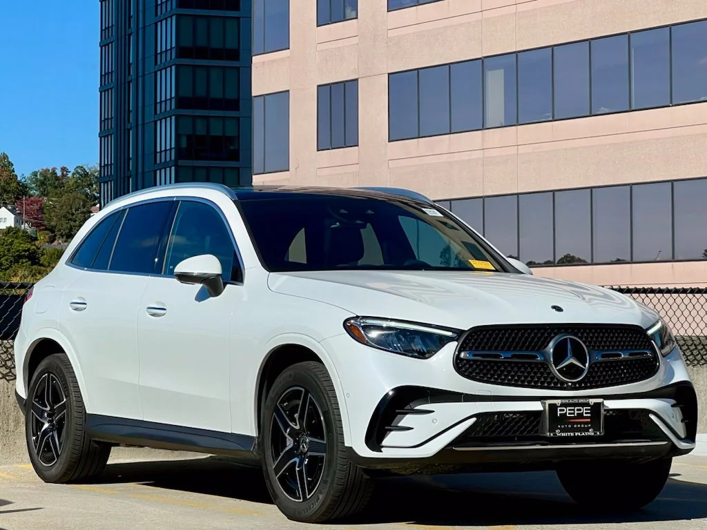 Certified Used 2026 White Mercedes-Benz GLC 300 image 1