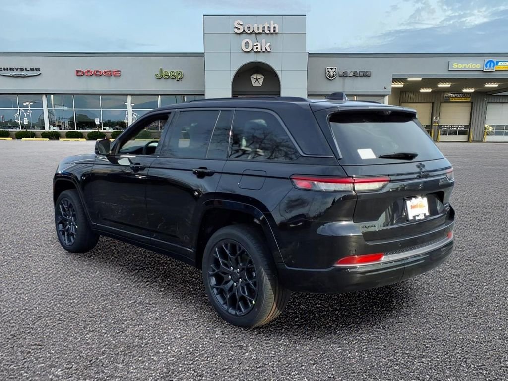 New 2026 Diamond Black Crystal Pearl-Coat Exterior Paint Jeep Summit image 4