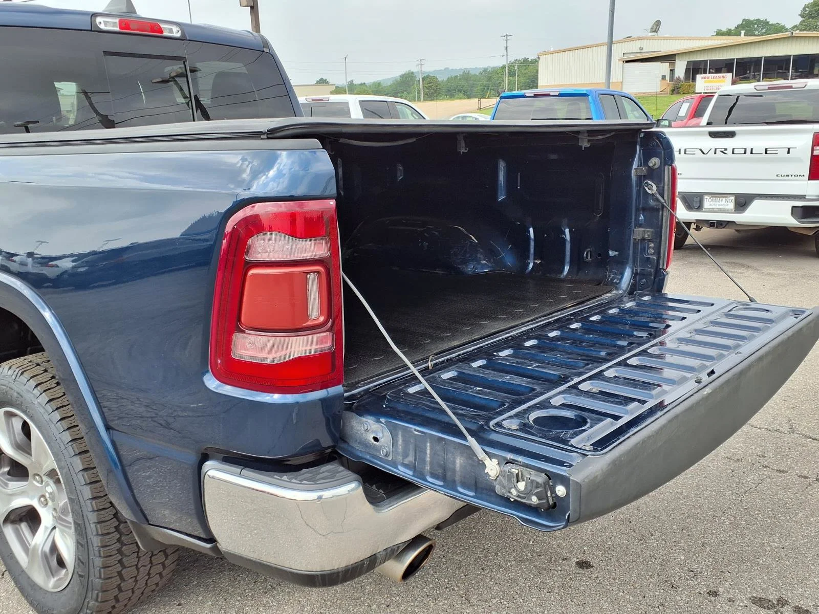 Used 2020 Patriot Blue Pearlcoat Ram Laramie image 20