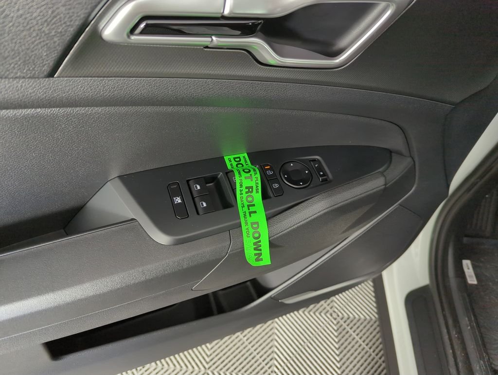 New 2026 Snow White Pearl Kia LX image 19