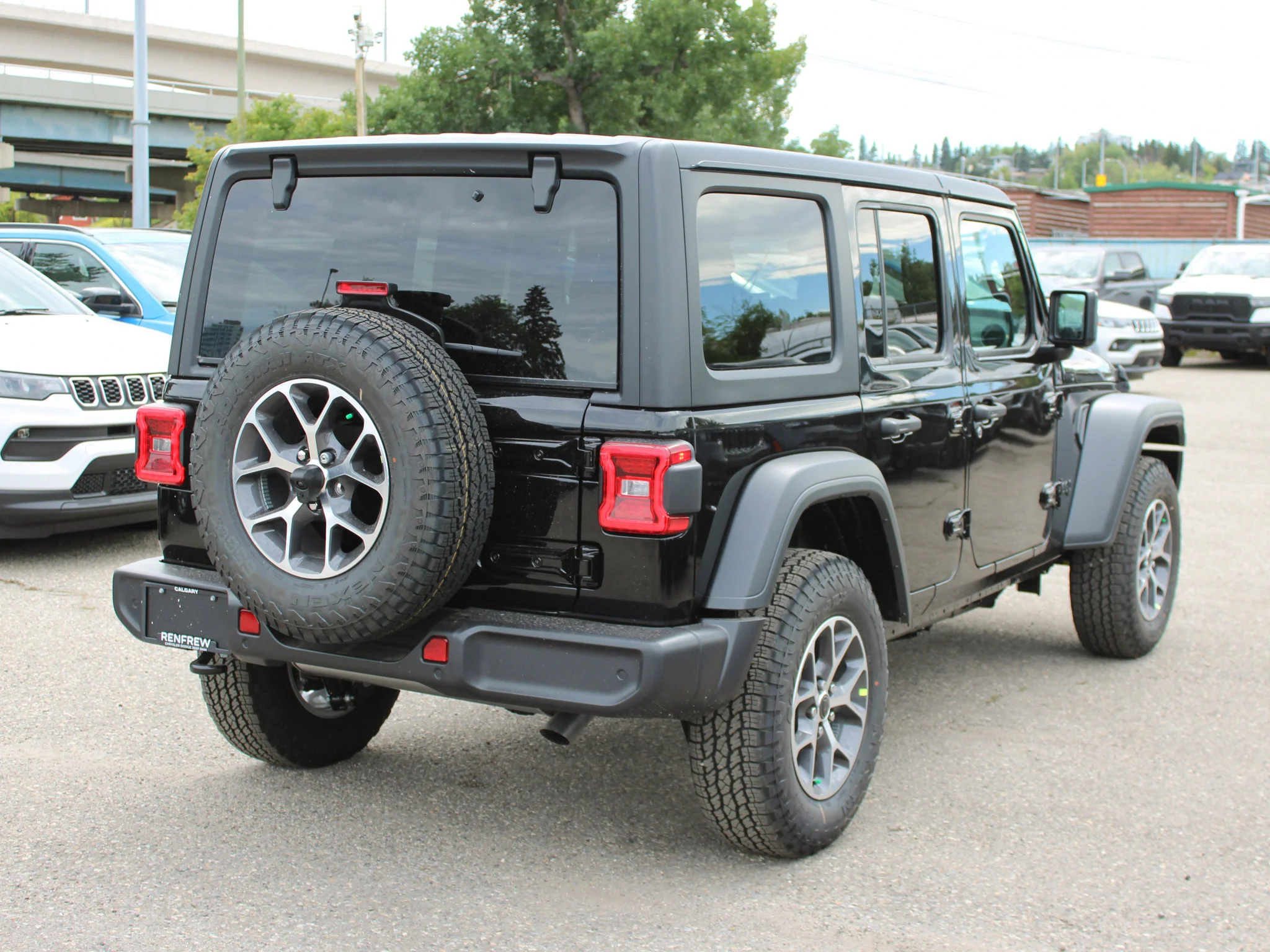 Used 2025 Black Jeep Sport S* 4 Door 4x4, Remote Start, Safety Group, Alpine Audio image 4