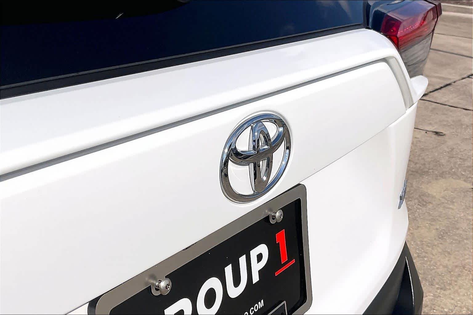 Used 2025 Ice Cap Toyota XLE image 27