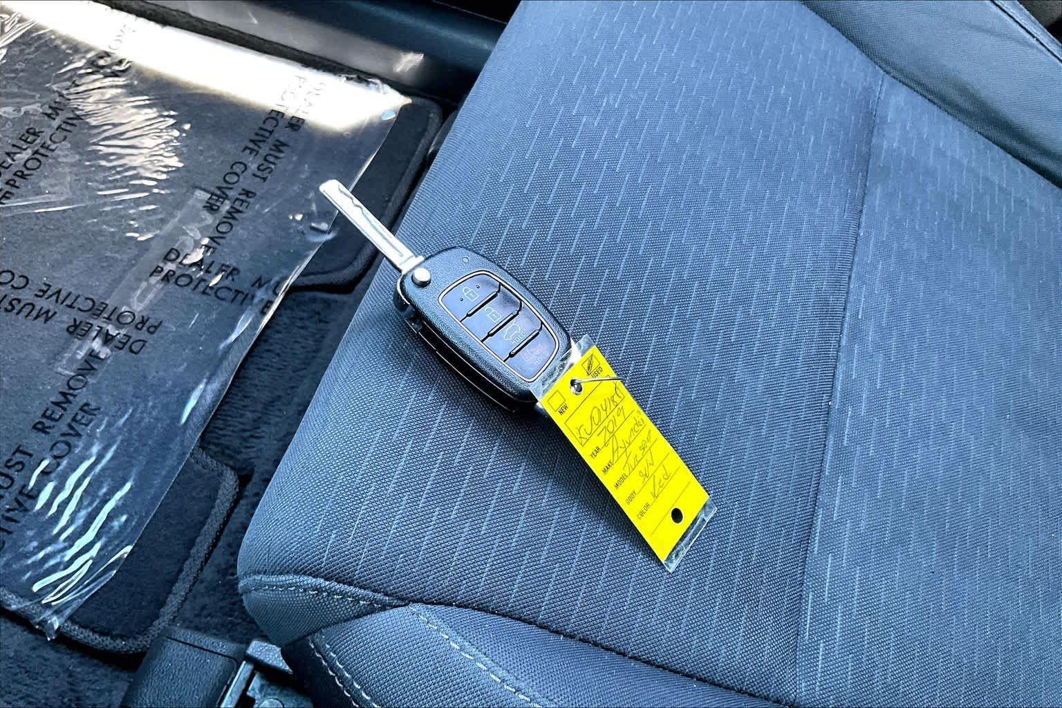 Used 2019 Gemstone Red Hyundai SE image 13