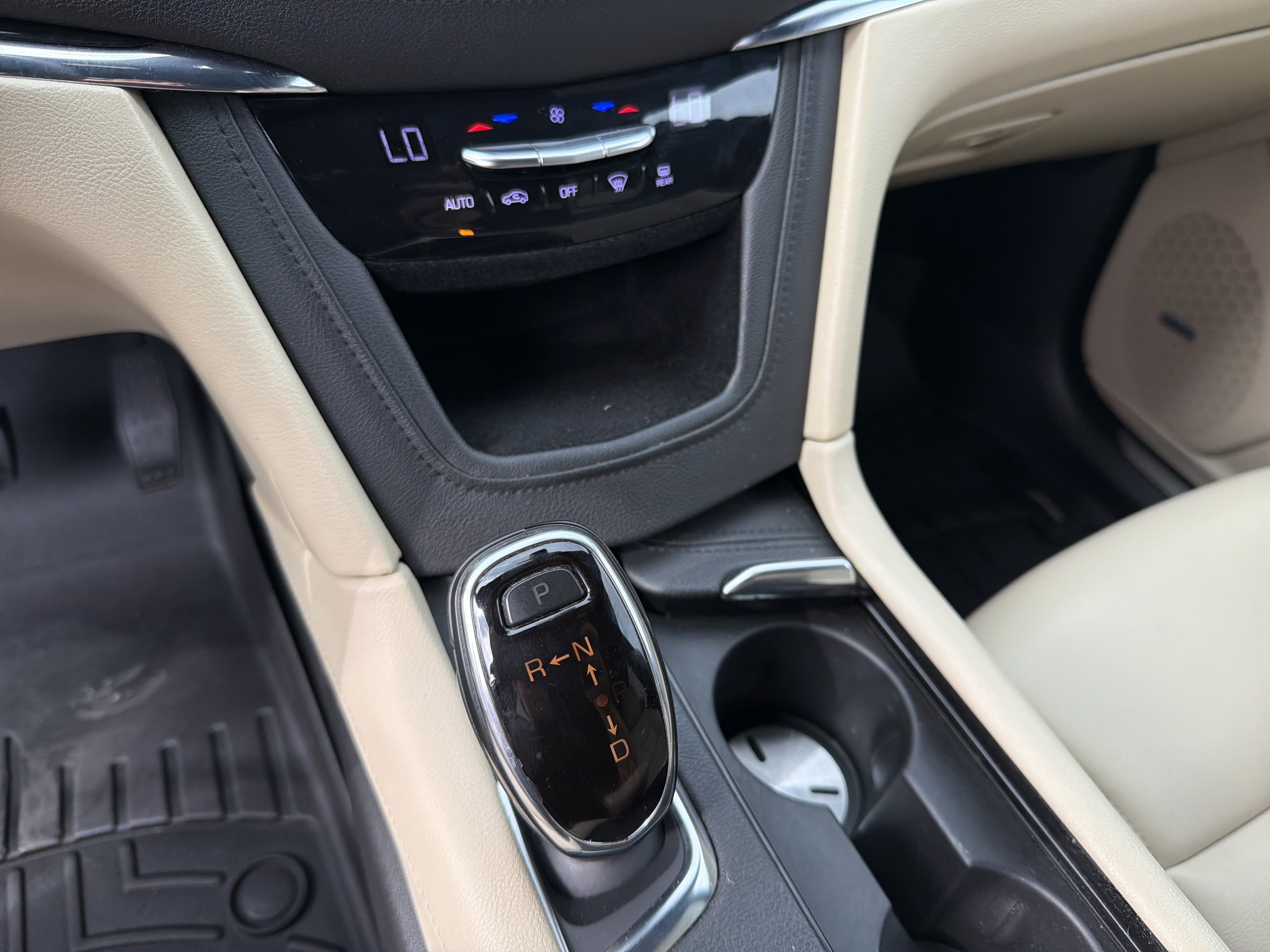2018 Cadillac XT5 Base - Photo 25