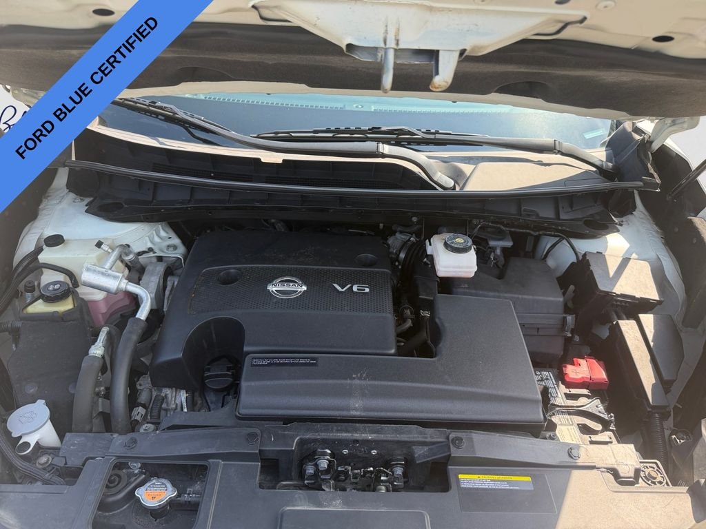 Used 2019 White Nissan Platinum image 18