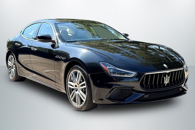 Pre-Owned 2022 Maserati Ghibli Modena Q4