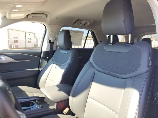 New 2026 Space White Metallic Ford Active image 15