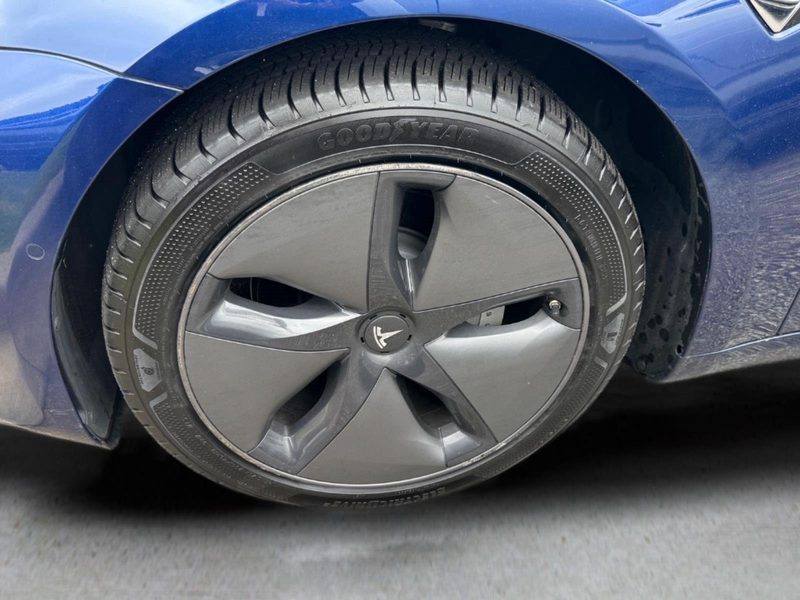 Used 2020 Deep Blue Metallic Tesla Long Range image 2