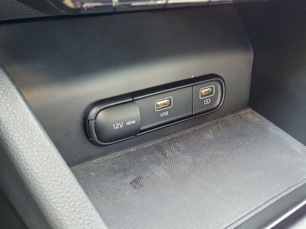 Used 2024 White Kia GT-Line image 33
