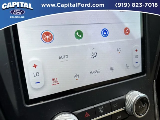 Used 2023 White Ford SEL image 29