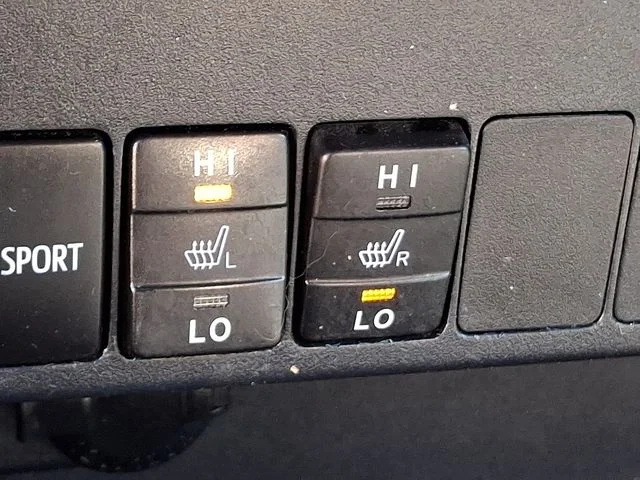 Used 2018 White Toyota SE image 25