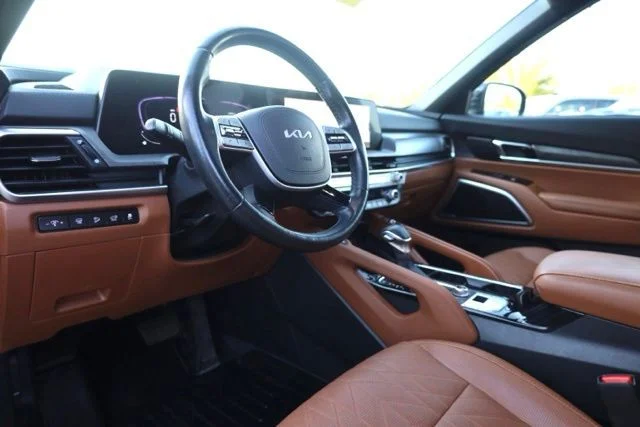 Used 2025 Black Kia EX X-Line image 22