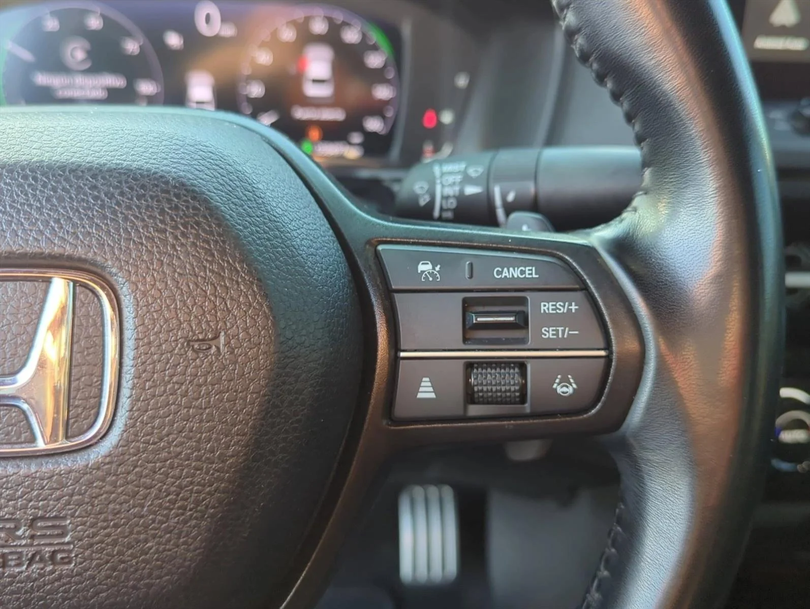Used 2025 Solar Silver Metallic Honda Sport-L image 13
