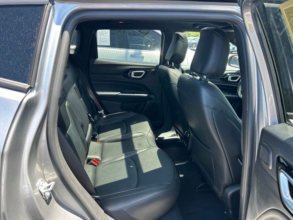 Used 2022 Silver Jeep Limited image 44